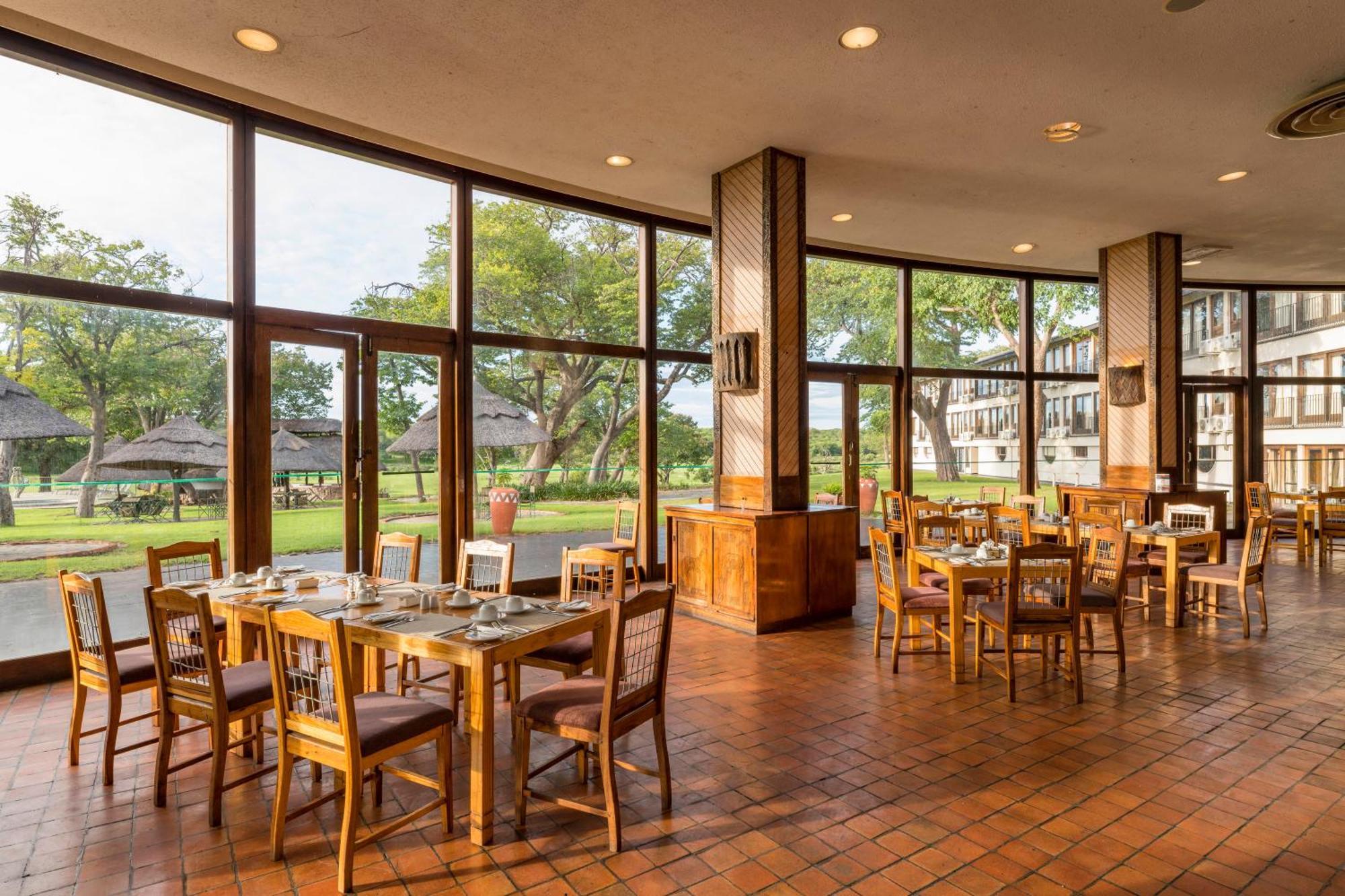 Hwange Safari Lodge Dete Exterior photo