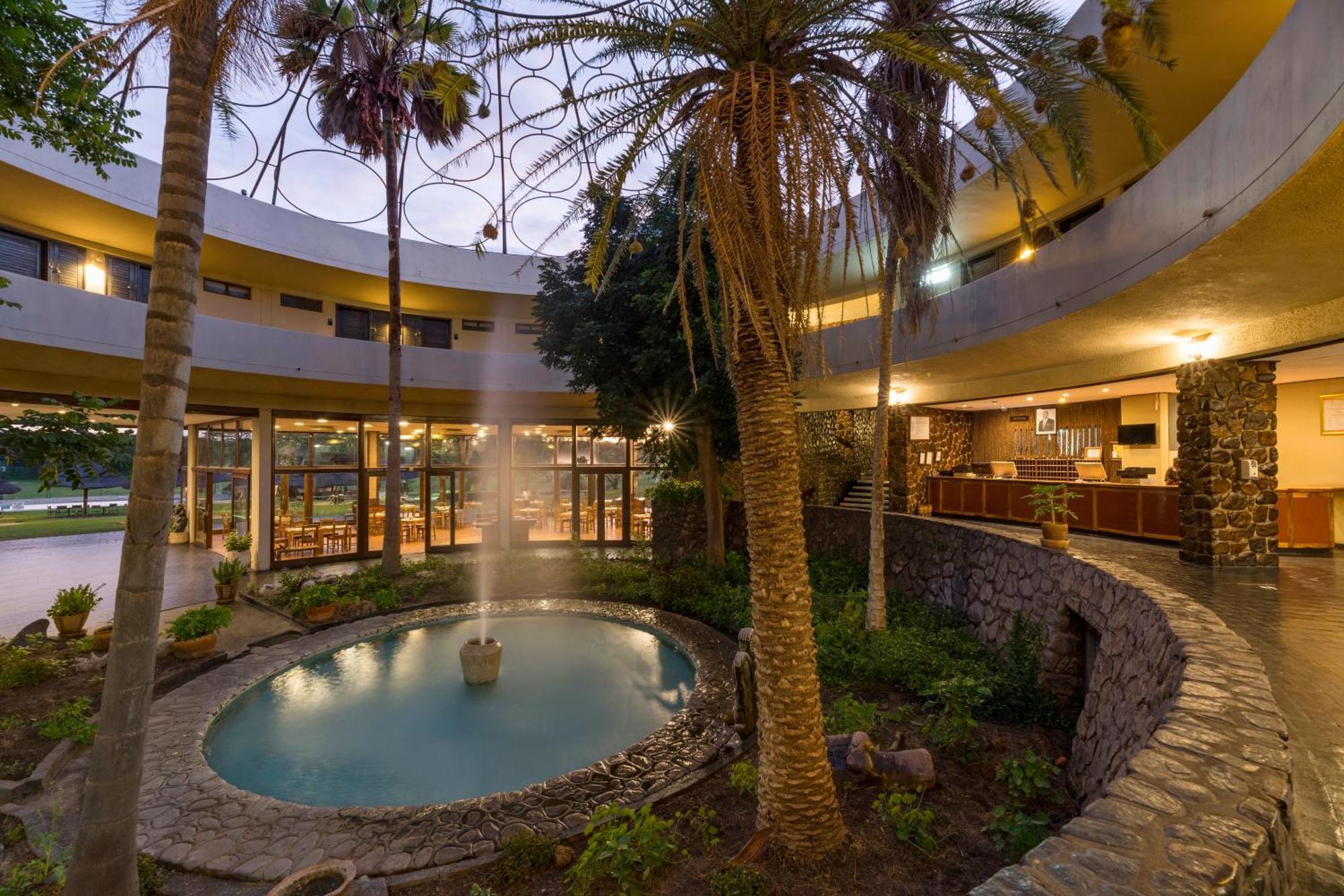 Hwange Safari Lodge Dete Exterior photo
