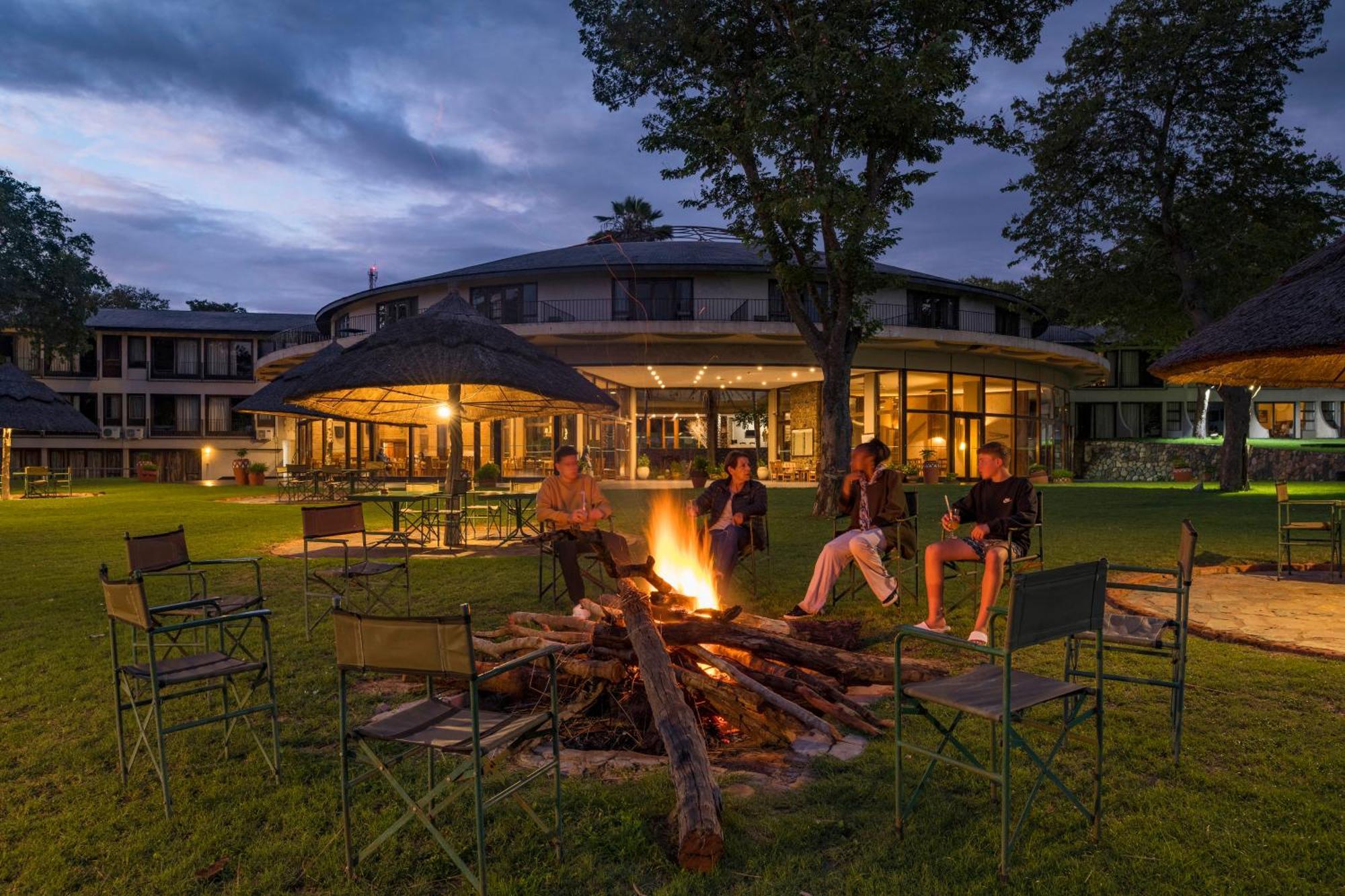 Hwange Safari Lodge Dete Exterior photo